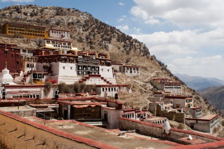 Lhasa – Yamdrok Lake Tour (Local Family Visit)
